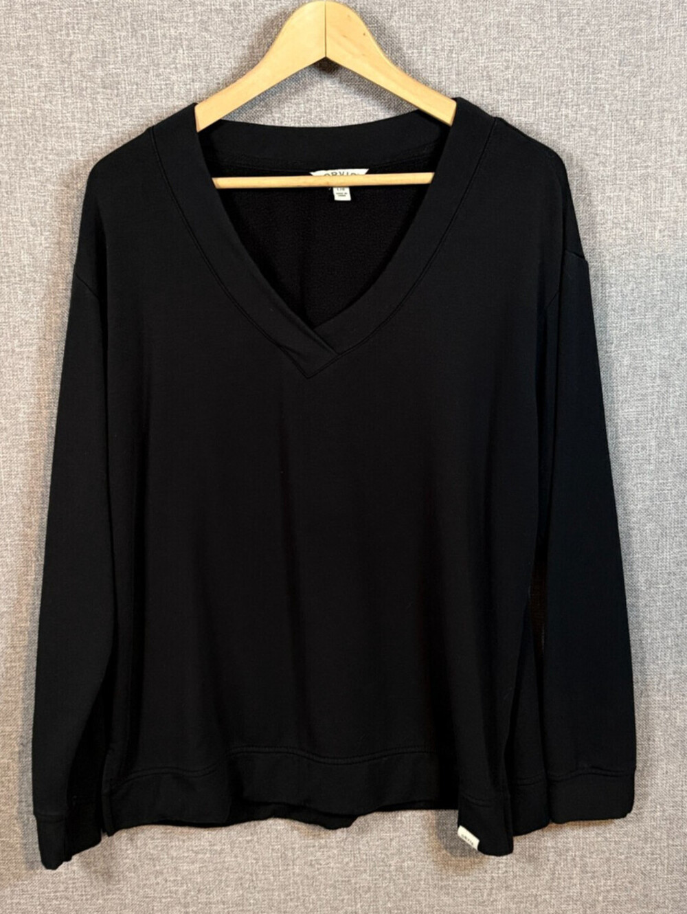 Orvis Women's Classic Collection Black V-Neck Sweatshirt Pullover L Relaxed Fit